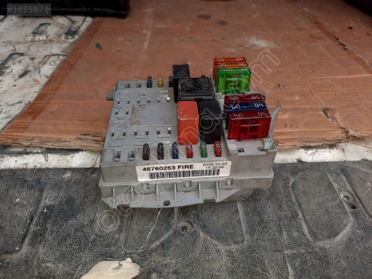 Fiat Punto sigorta kutusu 46760253