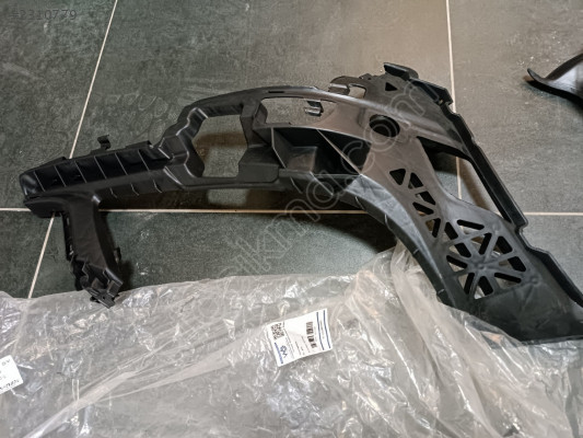 MERCEDES C W204 ÖN TAMPON BRAKETİ SAĞ İÇ 2007 2011 204885086