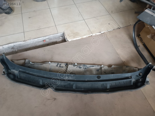 Ford Courier ön silecek plastik panel alt üst takım