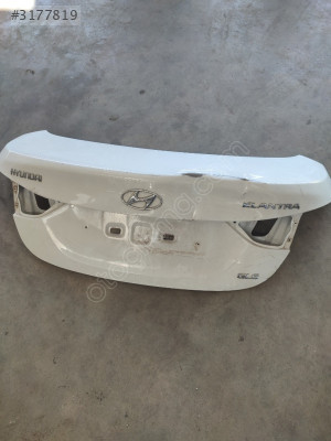 Hyundai Elantra hafif kusurlu orijinal bagaj kapağı