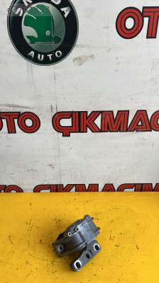 Volkswagen caddy motor kulağı 1k0199262