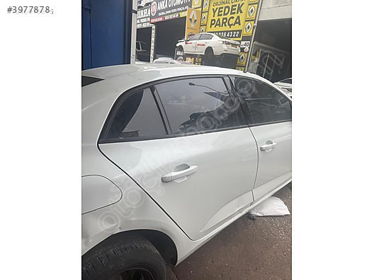 RENAULT MEGANE 4 SAĞ ARKA KAPI ORJİNAL ÇIKMA HATASIZ