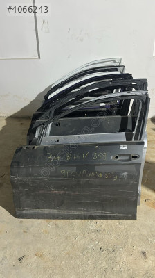 Volkswagen golf 13 19  sol ön kapı ufak hasarlı