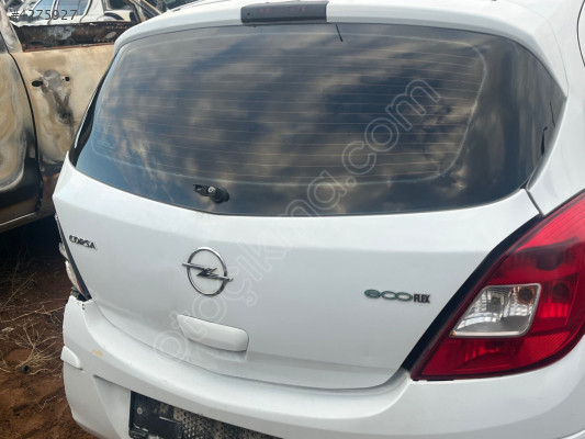 Opel Corsa D   Bagaj kapak