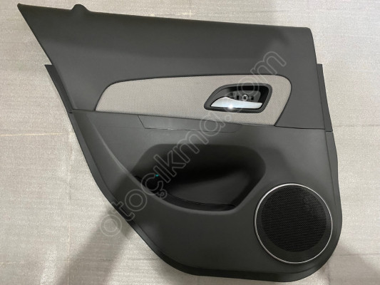 CHEVROLET CRUZE J300 SOL ARKA KAPI DÖŞEMESİ 95961720