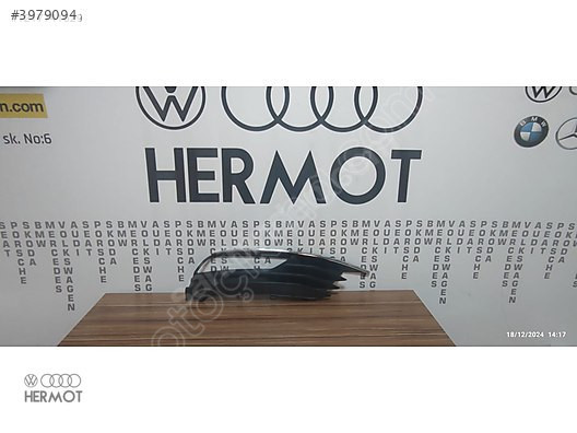 8V5807682A9B9 SAĞ ÖN SİS IZGARASI KROMLU AUDI (SIFIR)