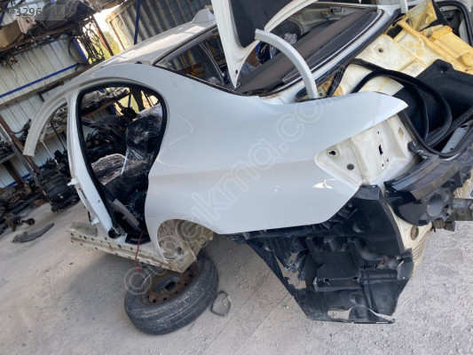 BMW F10 5.20 SOL ARKA KESME ÇAMURLUK OTO FEDAİ 05357466854