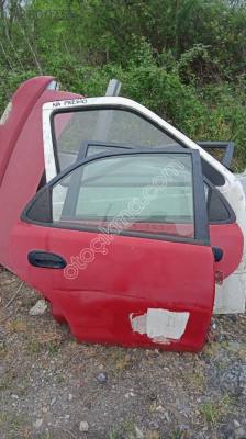 Mazda 323 family sağ arka kapı yedek parça