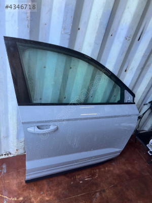 SKODA KAROQ HATASIZ BOYASIZ SAĞ ÖN KAPI