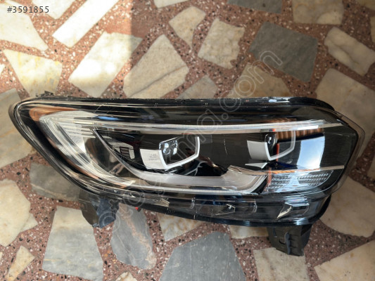 RENAULT KADJAR ÇIKMA ORJİNAL HATASIZ SAĞ ÖN FAR GY