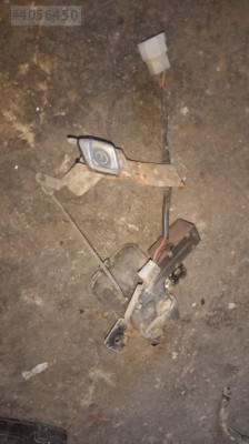Mazda 929 bagaj kilidi