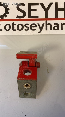 6Y0831411C Skoda Fabia 2002 sol ön kapı alt menteşesi