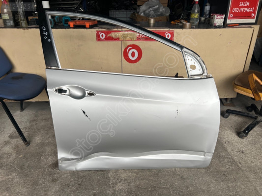 HYUNDAİ İ30 2012-2016 SAĞ ÖN KAPI ORİJİNAL ÇIKMA YEDEK PARÇA
