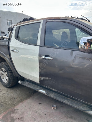 2017 L200 sağ ön kapı