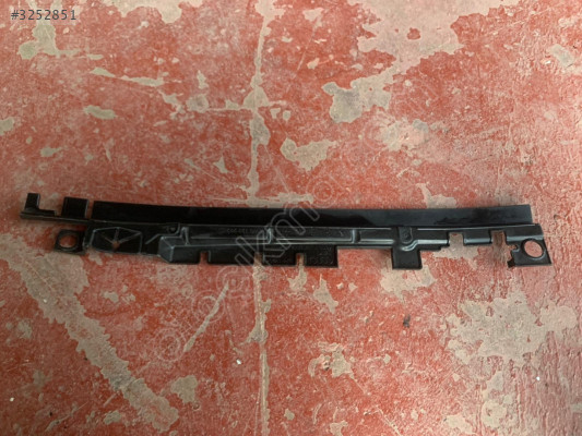 AUDİ A5-A4 ÜST HAVA KANALI KILAVUZU 8W0121292C