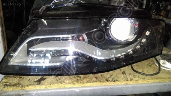 AUDİ A4 ÇIKMA ZENON SOL FAR