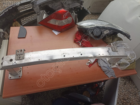 Peugeot 3008-5008 Ön Tampon Demiri