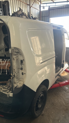 2014 doblo sağ arka çamurluk kesme