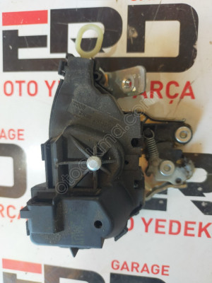 MERCEDES CLA200 AMG BAGAJ KAPAK KİLİDİ A1177500085
