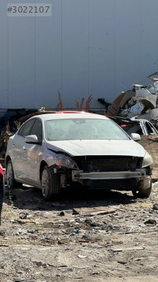 S60 Volvo d3  2.0 motor tüm yedek parçaları mevcut ön kaput