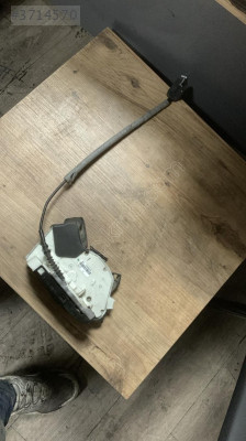 5E0839016A skoda Octavia vw passat sağ arka kapı kilidi