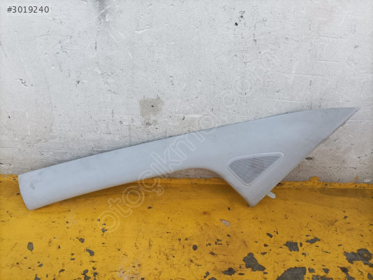 Ford Courier sol ön direk kaplama plastiği