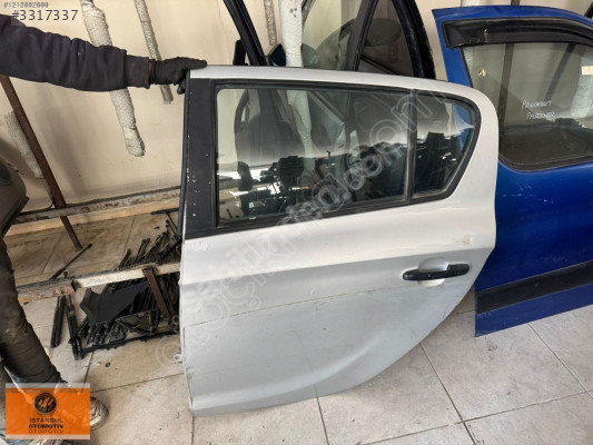 HYUNDAİ İ20 SOL ARKA KAPI ORJİNAL ÇIKMA 05335582216