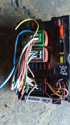 307 (9644038780 bsm 02) Motor İçi Sigorta Tablası çıkma