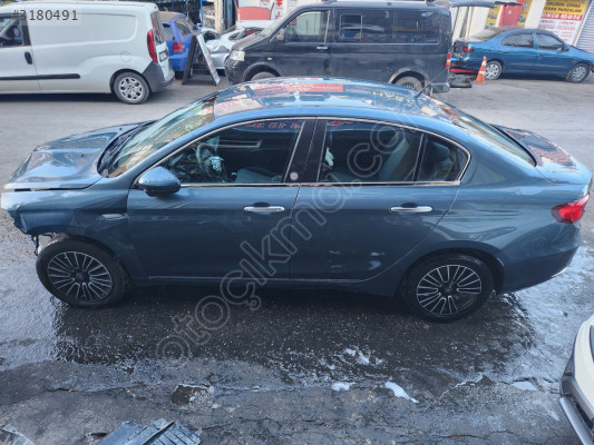 FİAT EGEA SEDAN ORJİNAL ÇIKMA KOMPLE SOL KAPI MAVİ