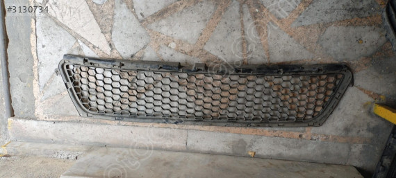 DACİA SANDERO ÇIKMA TAMPON ORTA IZGARA 2009-2012