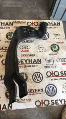 1K0819806D Volkswagen Golf 6 arka ayak havalandırma kanalı