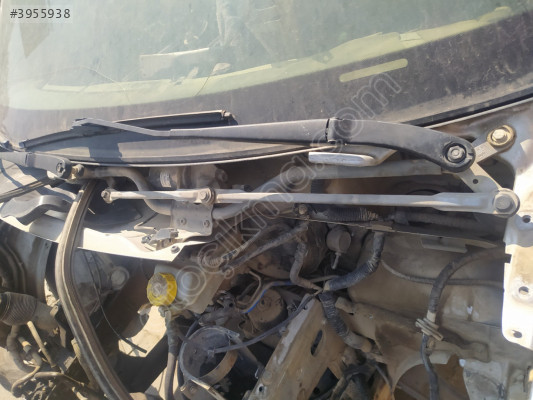 ÇIKMA VW TRANSPORTER T5 ÖN SİLECEK MEKANİZMASI