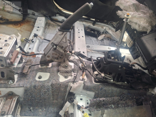 TOYOTA COROLLA EL FREN TABANCASI ÇIKMA ORJİNAL