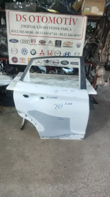 2022-2025 HYUNDAİ KONA SAĞ ARKA KAPI