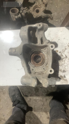 4H0505432 audi a8 sağ taşıyıcı