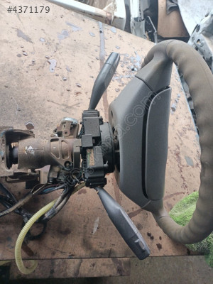 ISUZU D-MAX SİNYAL SİLECEK KOLU