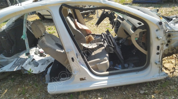 Skoda Octavia kesme sağ marşpiyel çıkma