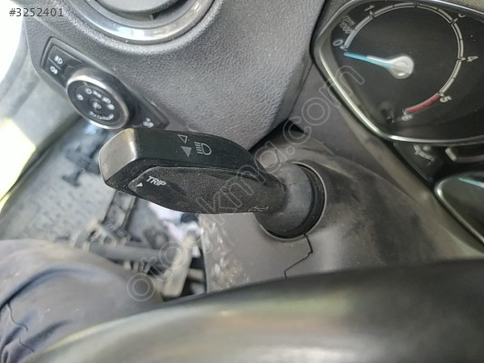 ÇIKMA FORD COURİER SİLECEK SİNYAL KOLU