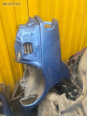 Mıtsubıshı Carisma sedan arka çamurluk çıkma