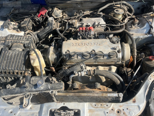 Honda civic  motor d16y motor