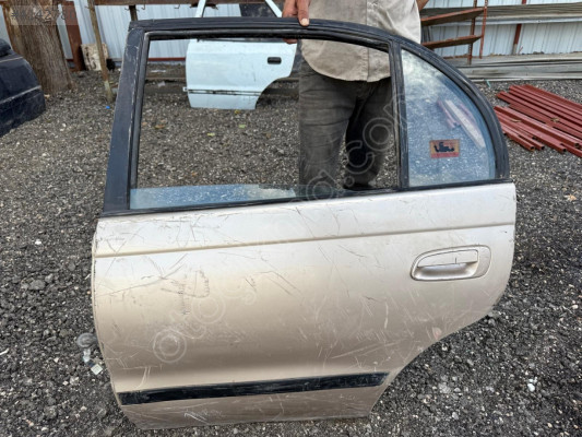 TOYOTA CARİNA SOL ARKA KAPI DIŞ AÇMA KOLU VE İÇ AÇMA KOLU