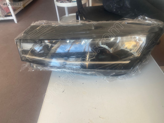 Skoda Octavia sağ ön far çıkma orijinal