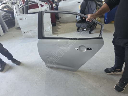 2019/2024 TOYOTA COROLLA GRİ SOL ARKA KAPI ORJINAL