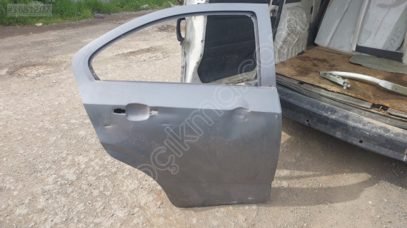 Chevrolet Aveo Sedan Çıkma Sağ Arka Kapılar
