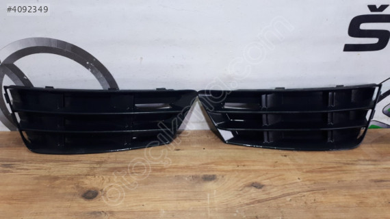 AUDI A4 SAĞ-SOL SİS KAPAĞI SİSSİZ  '8w0807682B ORJİNAL ÇIKMAPARÇA