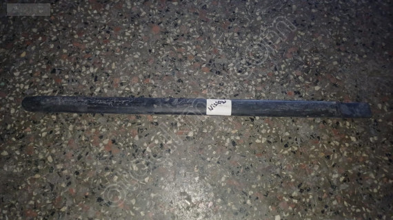 1997-2001 Nissan Primera (P11) sağ arka kapı çıtası