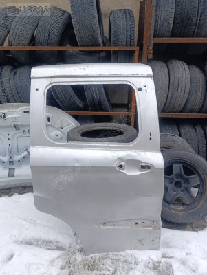 Ford Courier sağ arka kapı