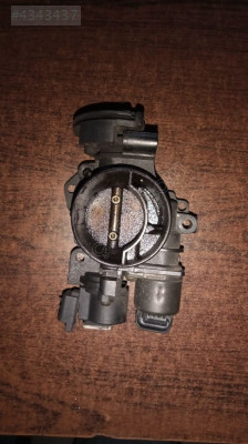 Peugeot 206 gaz kelebek