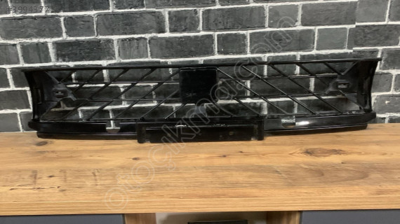5FF853667A 2017-2024 hatasız seat cupra ön tampon orta ızgara