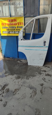 fiat ducato çıkma sol ön kapı az hasarlı